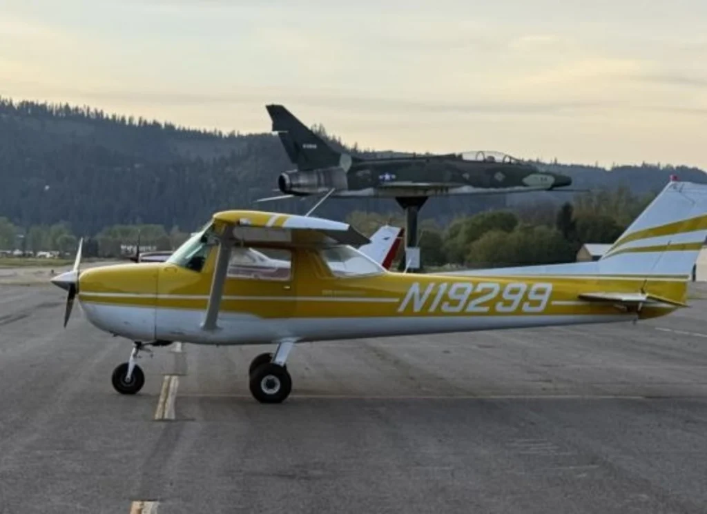 Yellow flight training aircraft